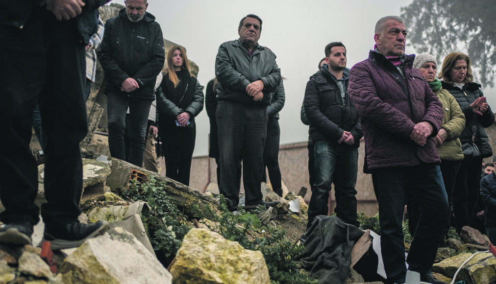 Le 6 février au matin, une messe commémorative a eu lieu à l'endroit où la rum ortodox kilisesi (église orthodoxe grecque) était construite et a été détruite pendant le séisme, à Antakya, en Turquie. Le 6 février au matin, une messe commémorative a eu lieu à l'endroit où la rum ortodox kilisesi (église orthodoxe grecque) était construite et a été détruite pendant le séisme, à Antakya, en Turquie. / © Cerise Sudry-Le Dû