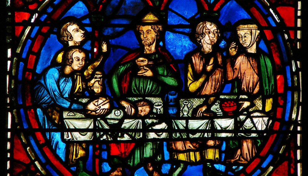Détail d'un vitrail de la cathédrale de Chartres relatant les Noces de Cana. Détail d'un vitrail de la cathédrale de Chartres relatant les Noces de Cana. / CC0 Wikimédias