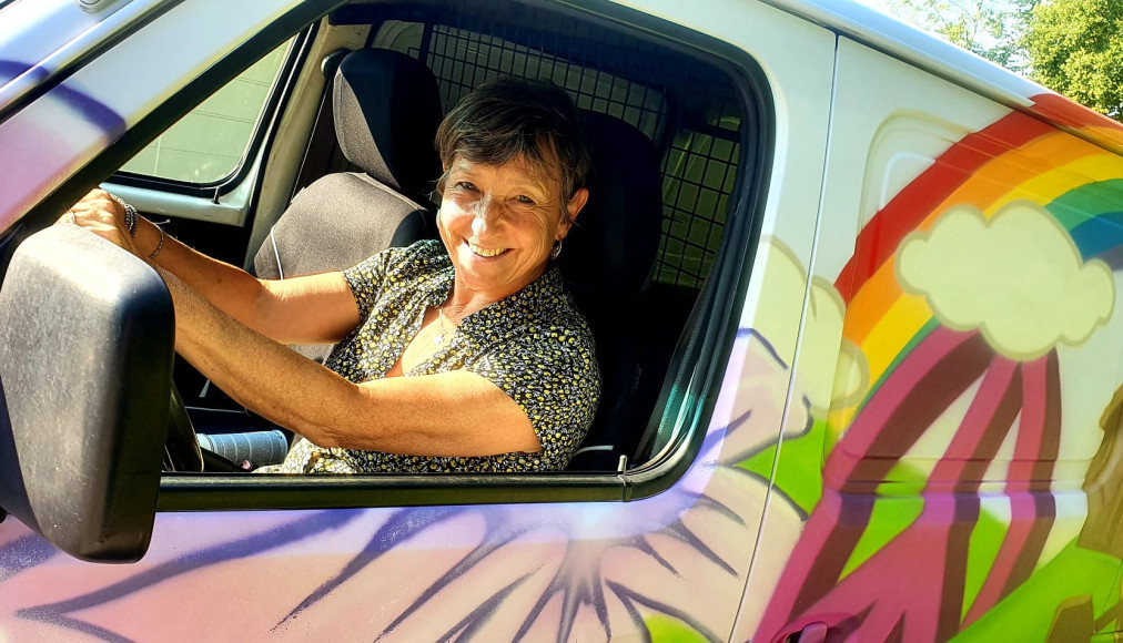 Catherine Novet au volant de son bus (DR) Catherine Novet au volant de son bus (DR)